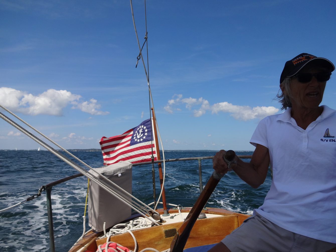 sailboat charter martha's vineyard